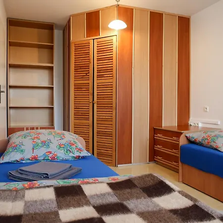 Dom Studencki Raj Albergue *