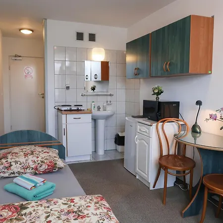 Hostel Dom Studencki Raj *