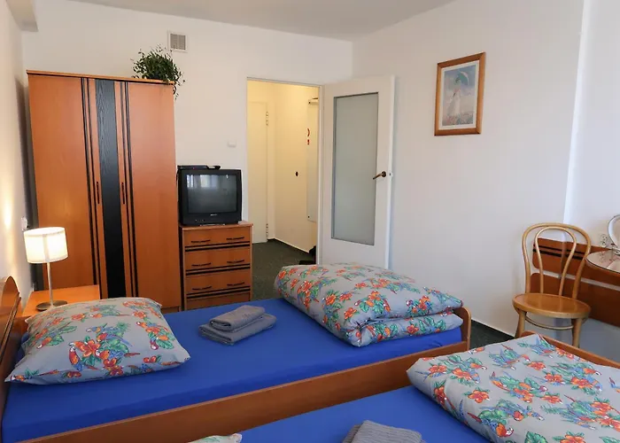 Dom Studencki Raj Hostel *